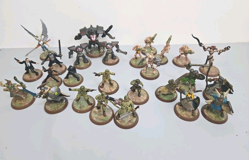 Heroscape Lot of 26 Hasbro Milton Bradley Miniatures Figures NO CARDS Vintage