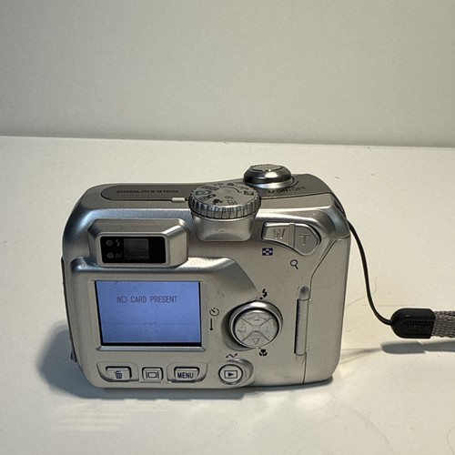 Nikon Coolpix 3100 silber 3.2MP 3x optischer Zoom Digitalkamera GETESTET (B8:19) - Bild 8 von 11