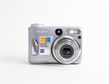Sony Cyber-shot DSC-S80 Digicam 4.1MP CCD Carl Zeiss Lens Digital Camera