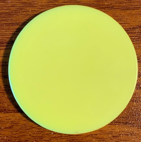 United Feature Syndicate Snoopy Laughing Yellow Pog Free Shipping - Picture 2 of 2