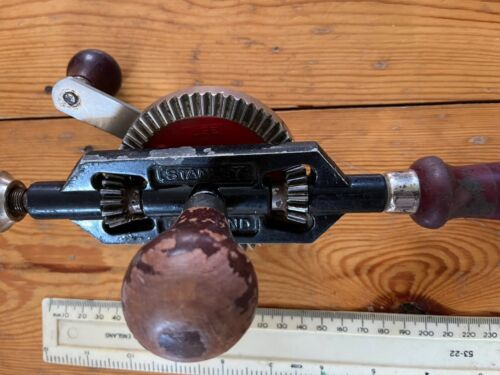 Vintage STANLEY 03-803 ENGLAND Wooden Handle Hand Drill - Picture 5 of 7