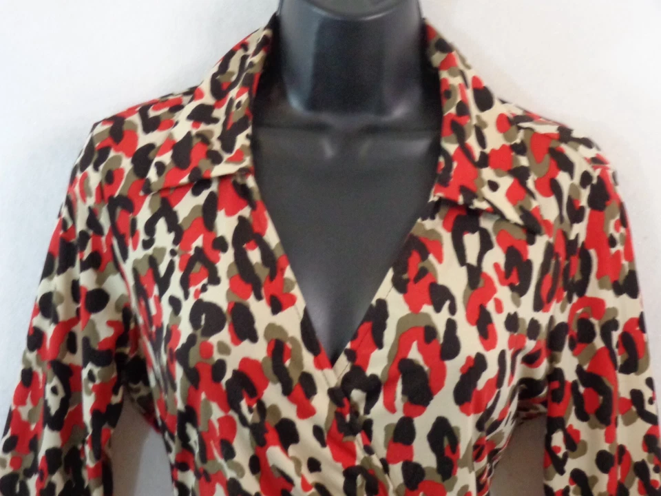 Vestido Boston Proper para mujer 14 negro rojo envolvente manga larga estampado animal Foto 3 de 4