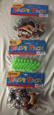 little plastic alien toys