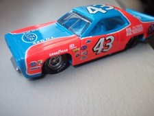 RACING CHAMPIONS RICHARD PETTY STP WINSTON CUP CHAMPION 1972 DODGE 1/64 CAR