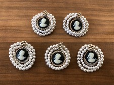 Stock Di 5 Spille Cammeo Vintage Con Perline