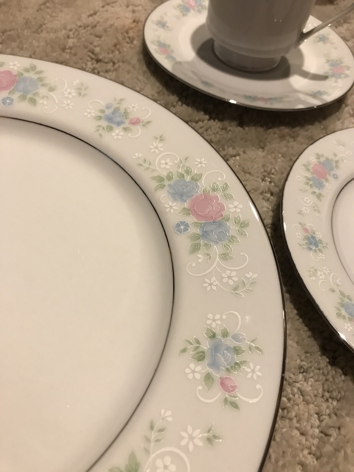 32 PC Prestige Fine China Japan Garden Dinnerware Plates Teacups