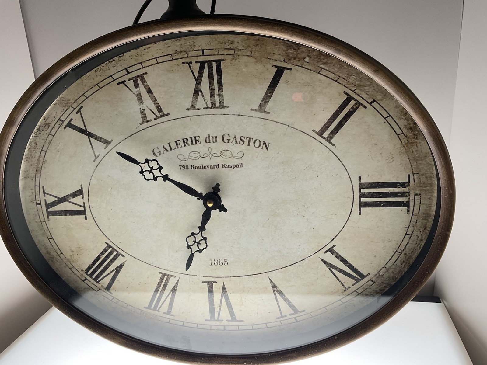 Oval French Wall Clock Vintage Style, Galerie du Gaston Pre-owned Tested Working