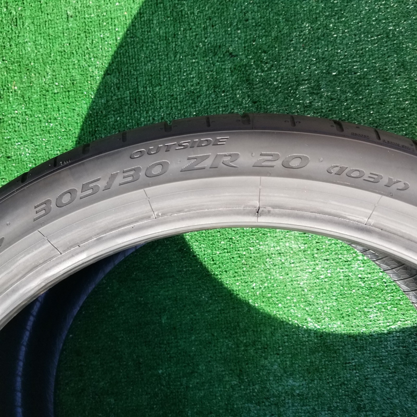 305/30R20 Pirelli P Zero Corsa PZC4 Tire 305/30ZR-20 305/30ZR20 Lamborghini 99%
