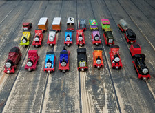 LOT of 25 - Thomas and Friends Diecast Magnetic Train Engine  Friends Toy Cars