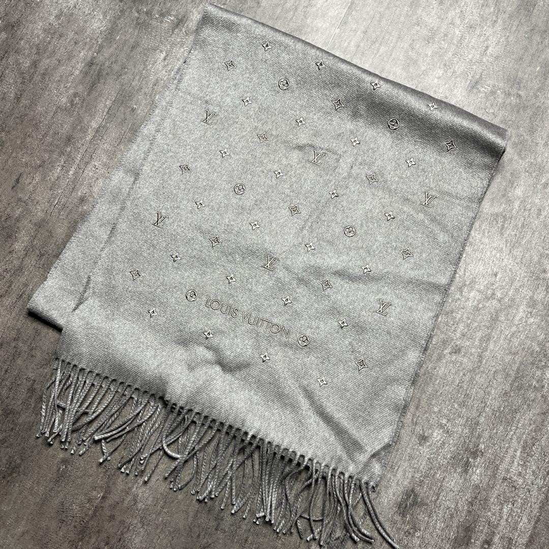 LV monogram cashmere silk scarf in excellent condition