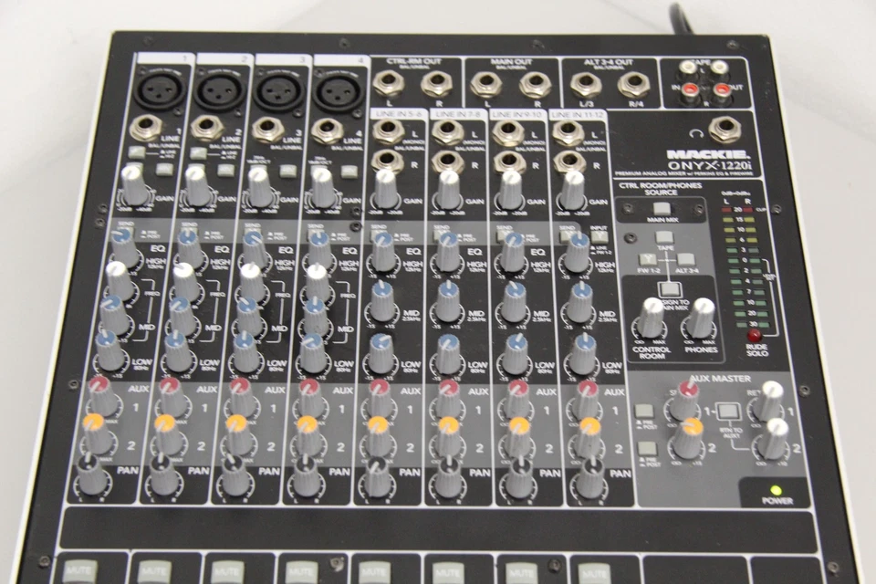Mackie Onyx 1220i Premium Firewire 12 Channel Recording Mixer - Image 3 of 4