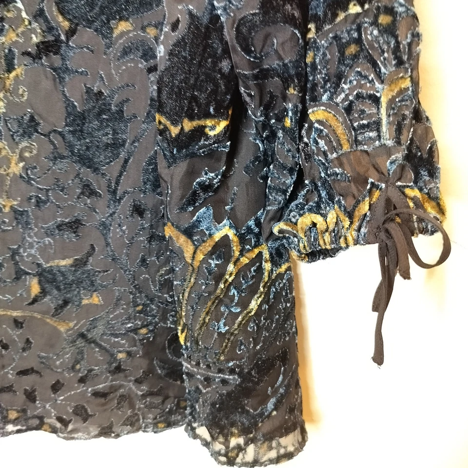 Blusa Top Dalia Floral Terciopelo Burnout Grande Para Mujer Manga Corta Cabrichosa Gótica Foto 3 de 4