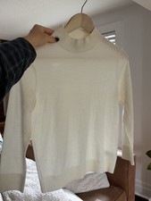White Theory turtleneck Sz P never worn