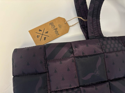 Rare SOLD OUT DISCONTINUED Harry Potter NY STORE QUIDDITCH QUILTED PROMO BAG NWT