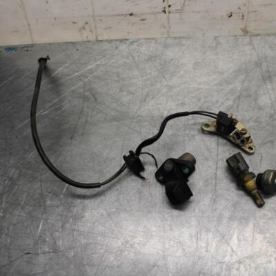 04-05 SUZUKI GSXR600 CRANKSHAFT POSTION PICK UP SENSOR ENGINE