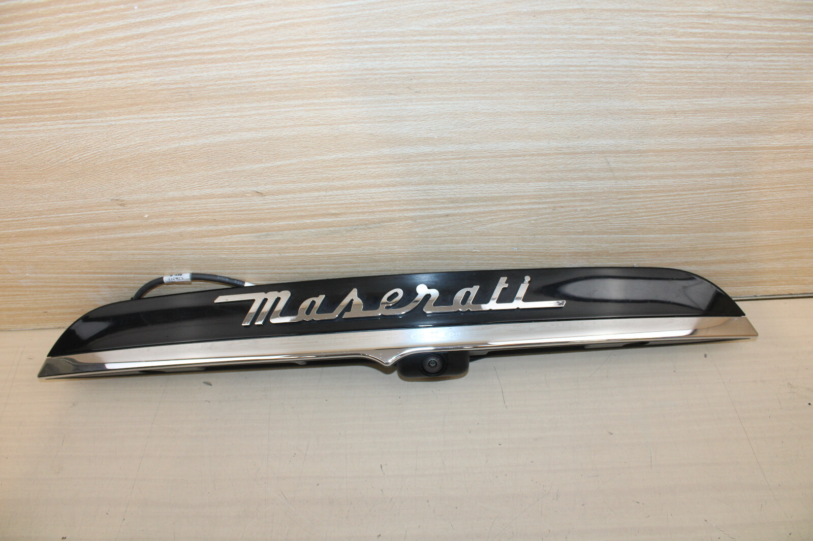 14-22 MASERATI GHIBLI DECKLID TRUNK LID MOLDING + CAMERA BLACK OEM EXCELLENT