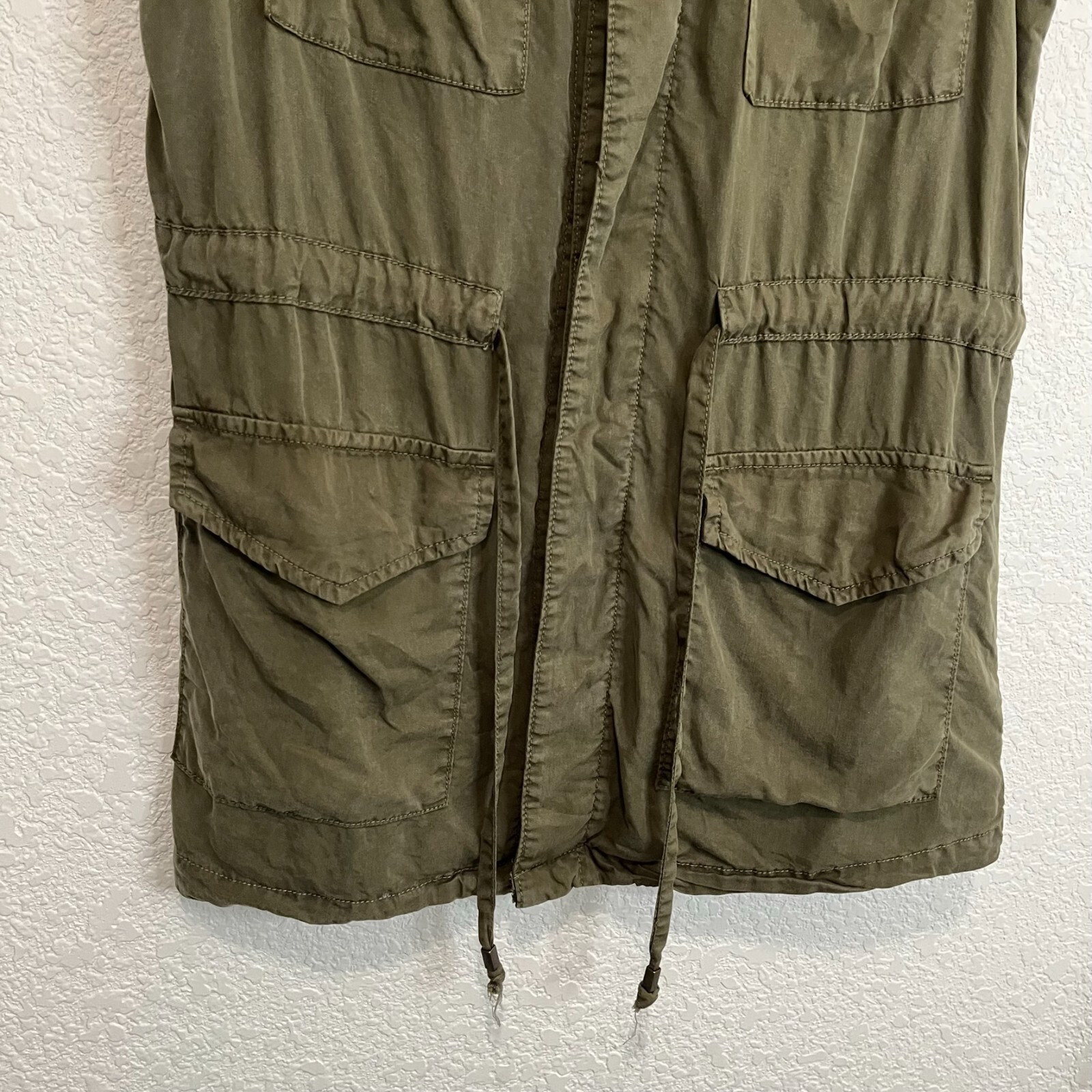 Universal Thread Sleeveless Button Up Utility Arm… - image 3