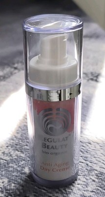 Regulat Beauty - 30ml Anti Aging Day Creme Hyaluron 3D Comp Bio  Dr. Niedermaier