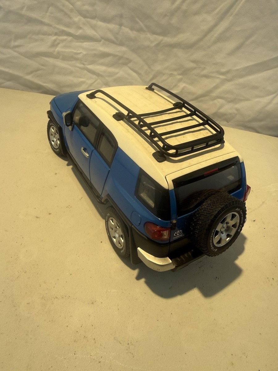 1/18 AutoArt 2007 Toyota FJ Cruiser Blue **READ DESC** | eBay