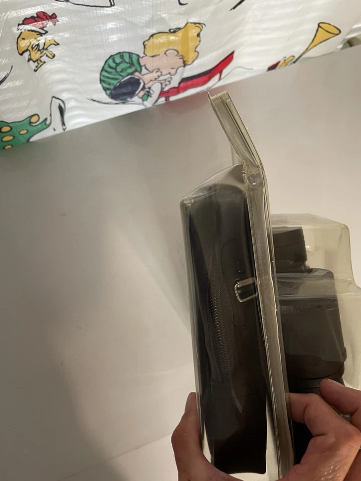 Tasco Wide Angle and Rubber 2023BRZ 10x50MM Binoculars - Sightseeing Hunting - Image 3 of 4