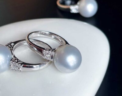 Almost flawless quality silver blue luster 12-13mm South Sea pearl diamond ring