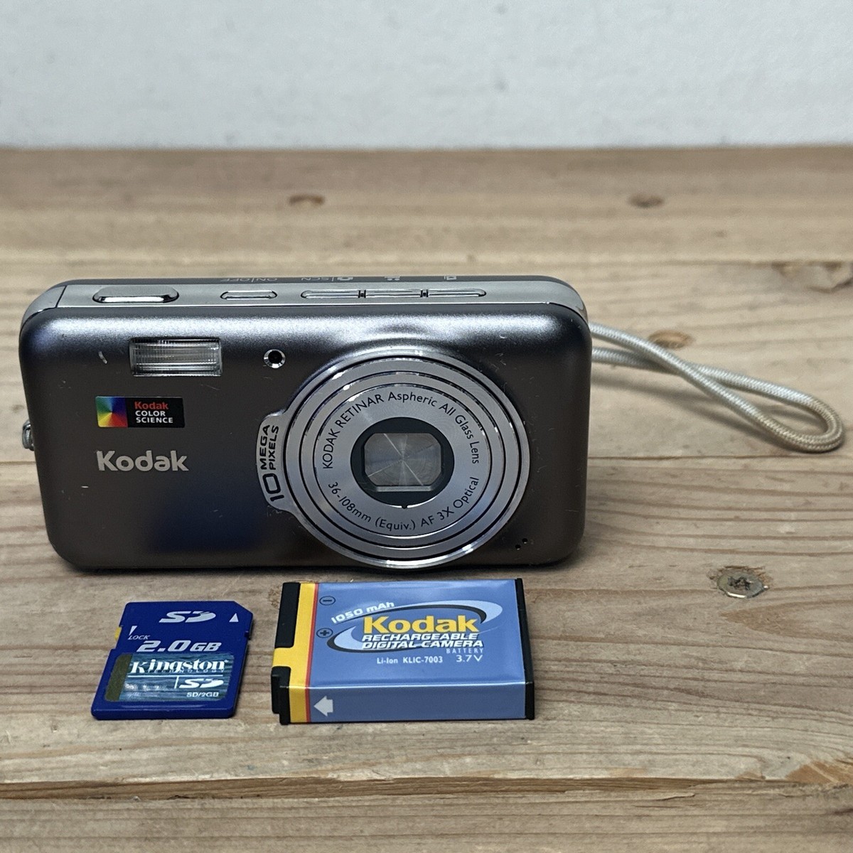 Kodak EasyShare V1003 10.2MP Digital Camera - White glaze for sale  