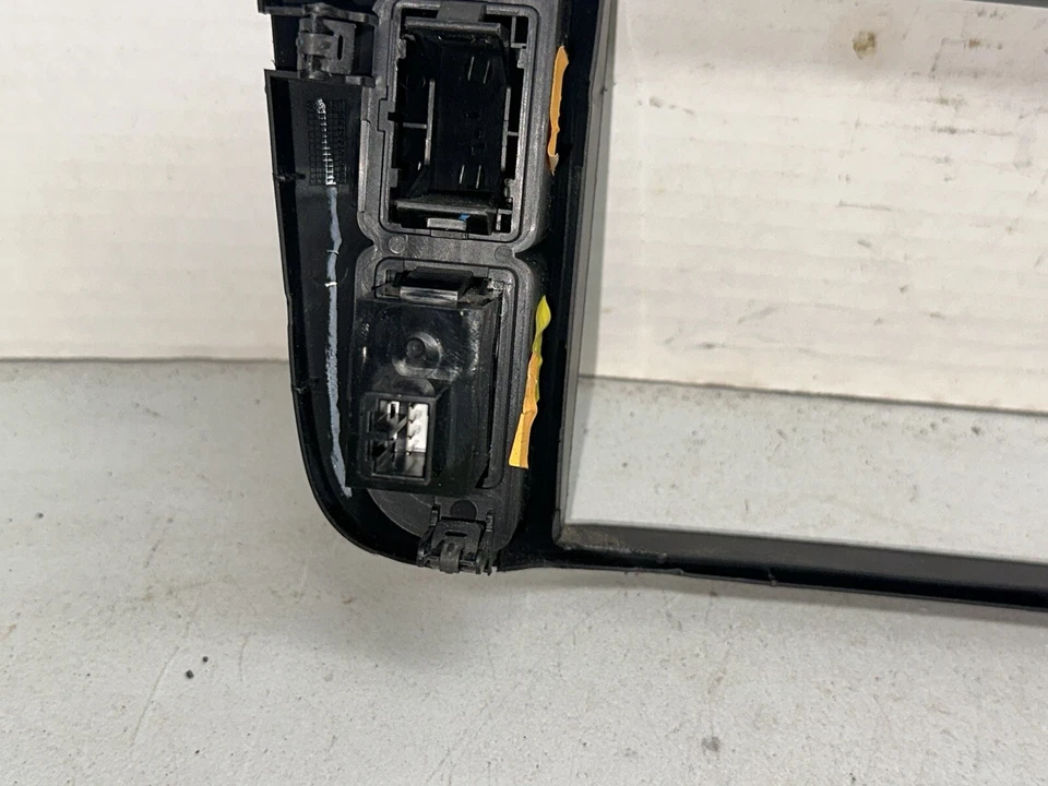 Radio de tablero central Honda Pilot 2003-2005 peligro y cubierta de interruptor VTM bisel de ajuste OEM Foto 4 de 4