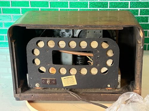 1941 Westinghouse WR-12X4 Wood Case Tube Radio Turns On, Parts or Repair RARE - Picture 5 of 12
