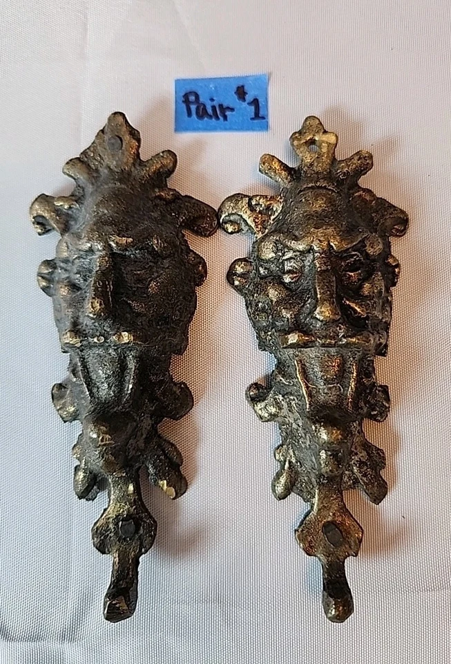 2 Ganchos Antiguos Latón Ornamentado Cara de León Arquitectónico Recuperado Gótico 4.5" Raro Foto 2 de 4