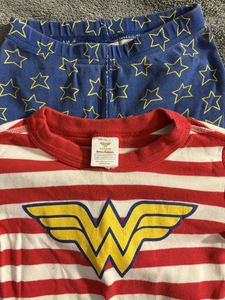 Pijama longo feminino Hanna Andersson Wonder Woman tamanho 100 EUA 4 - Imagem 2 de 2