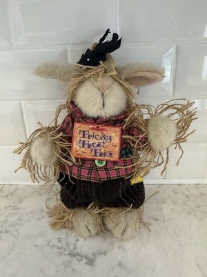 Hoppy VanderHare.  Tricky Treat Trio  1994 Complete.