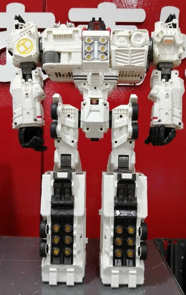 Takara Tomy Transformers Generations LG-EX TG-23 Metroplex Action Figure Used - Image 4 of 4