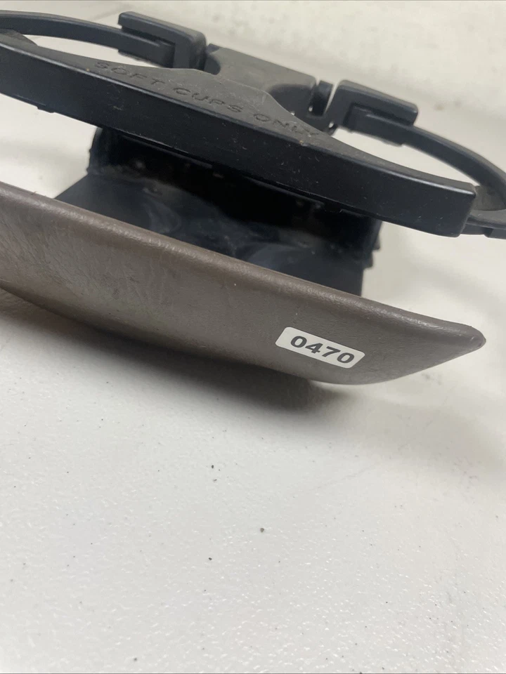 2000 - 2006 年丰田苔原和红杉仪表板杯架棕色原始设备制造商 — 第 4/4 张图片