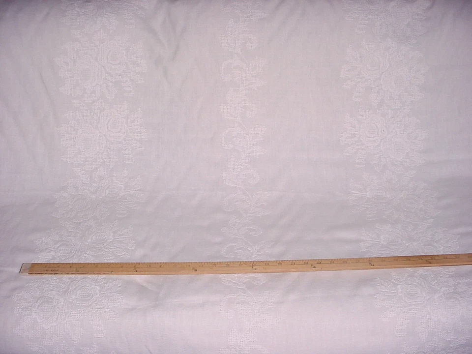 Tela de tapicería camafeo bordado lino georgica 2-1/8 años Ralph Lauren LFY65317F Foto 2 de 4