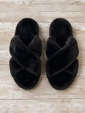 Jenni Women's Black Faux Fur Slippers NWOT Size 5/6
