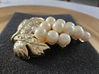 Vintage Hair Clip -Gold Tone Faux Pearl Grapes - Grape Cluster w Leaves -XLarge — photo 2