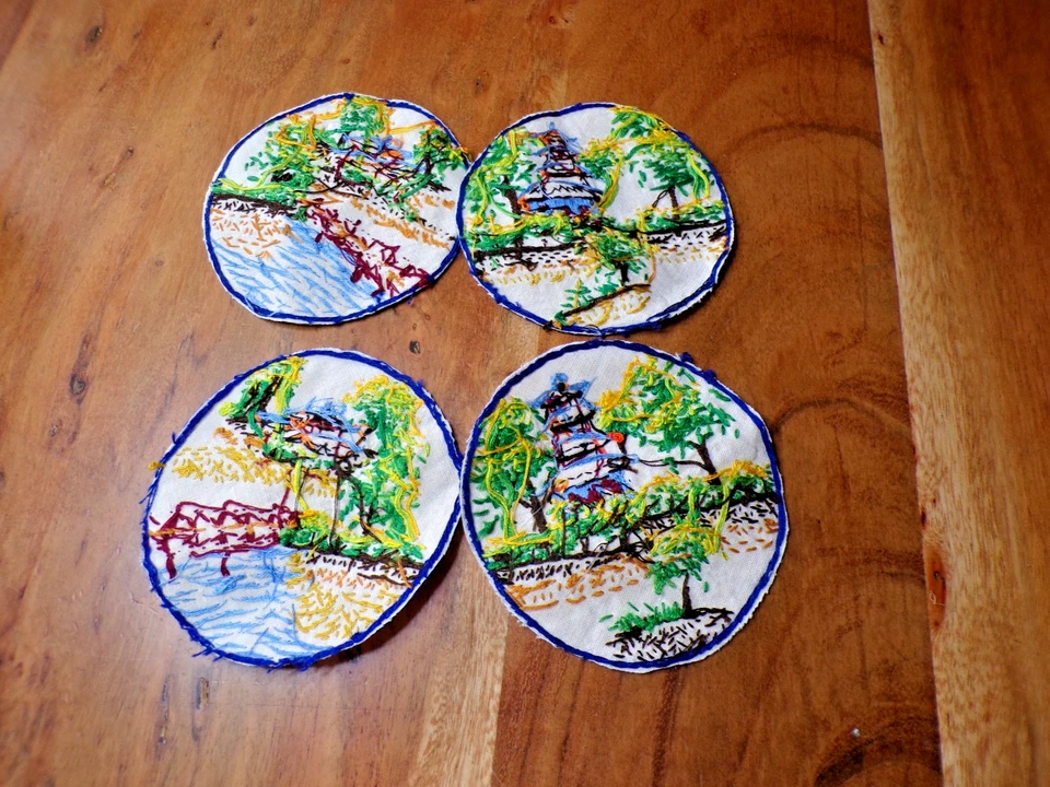 Lot de 6 Dessous de verre ou napperons en dentelle au ruban blancs - Photo 2/4