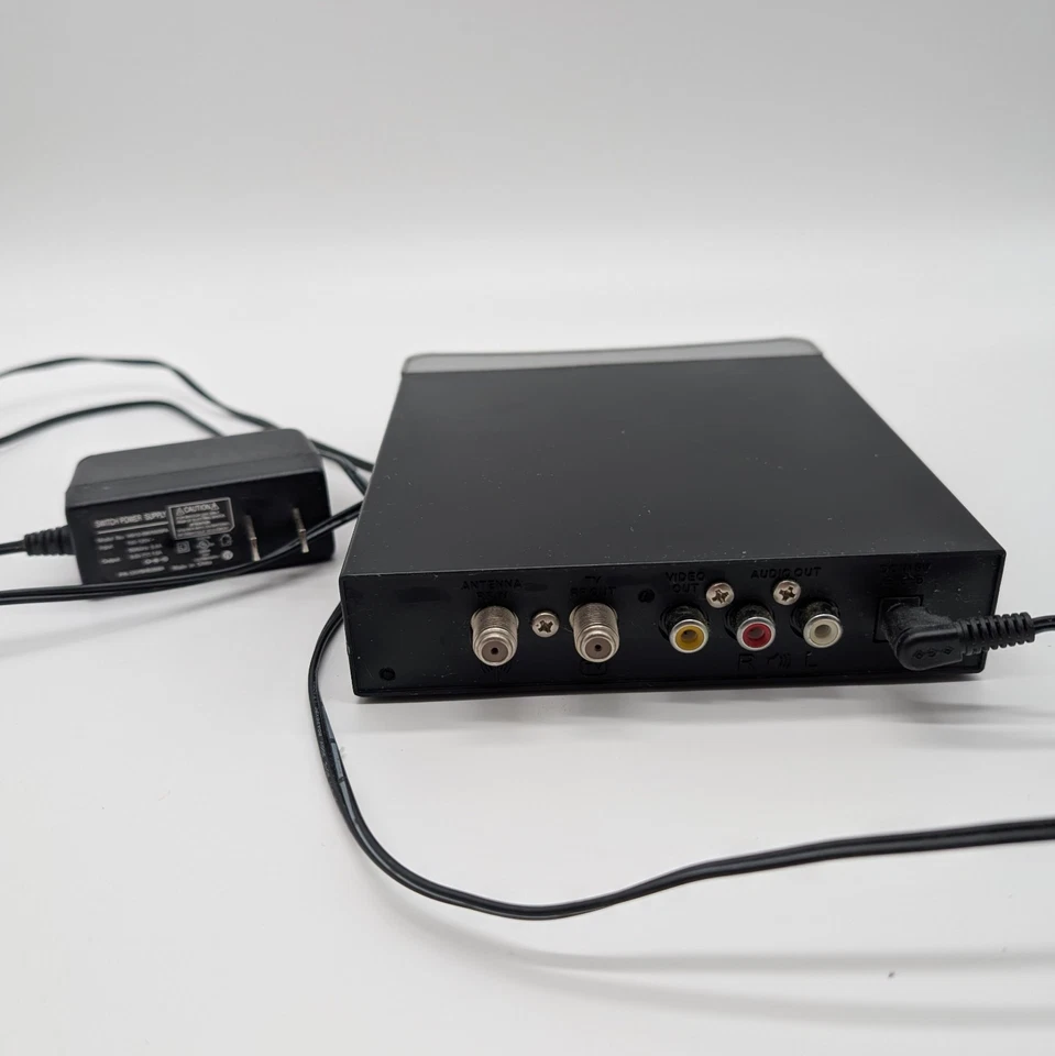 Sintonizador de TV digital RCA STB7766G1 para conversor de transmissão analógica cabo de alimentação e controle remoto - Imagem 3 de 4