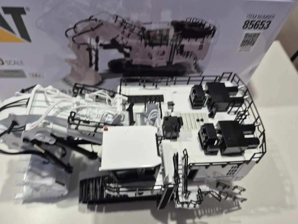 Diecast Masters HO Scale 6060 Mining Shovel White As-is - Image 3 of 4