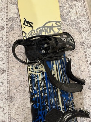2008 Burton Blunt 158 cm Snowboard w/ Size L Bindings + Carry Bag