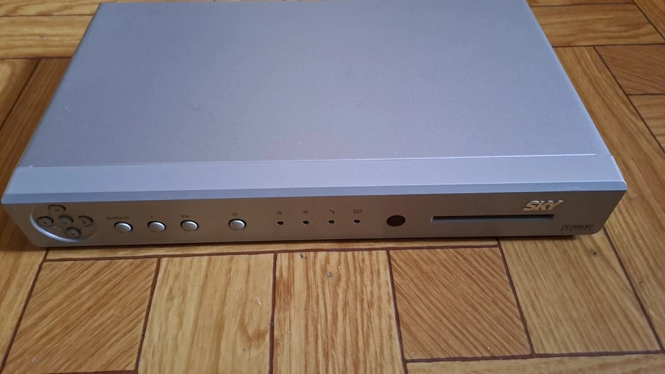 Decoder Sky - mod. Pace DS255NS - compreso telecomando Sky - Immagine 2 di 4