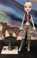 2011 Monster High Custom Create a Monster Vampire & Her OOAK Skeleton Hand Chair