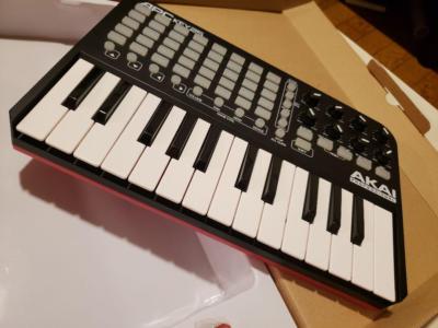 Issey　AKAI  Professional  APC Key 25 MIDI Keyboard APC Key 25 With Clip Launching | Akai Pro