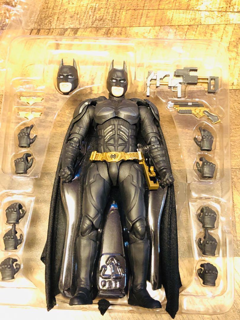 SHFiguarts バットマン The Dark Knight Amazon.com: TAMASHII NATIONS Bandai S.H. Figuarts Batman The