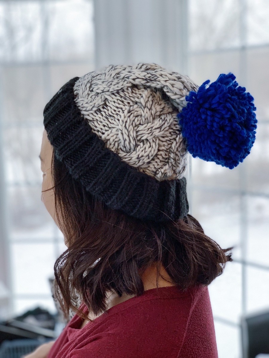 Pom Beanie Eagles Beanie Amazon NWOT American Eagle Women's Knit