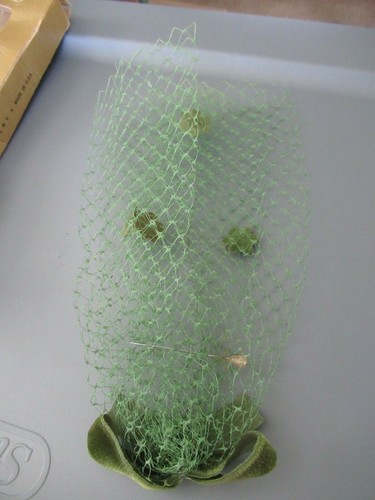 NOS 50's Vintage Miss Venida Green Floral Velvet Bow Whimsy Veil Headpiece Hat - Picture 11 of 12
