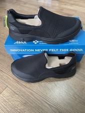 Skechers Size 7 uk black  Brand New With box eu 41  trainers go walk max4 rrp£79