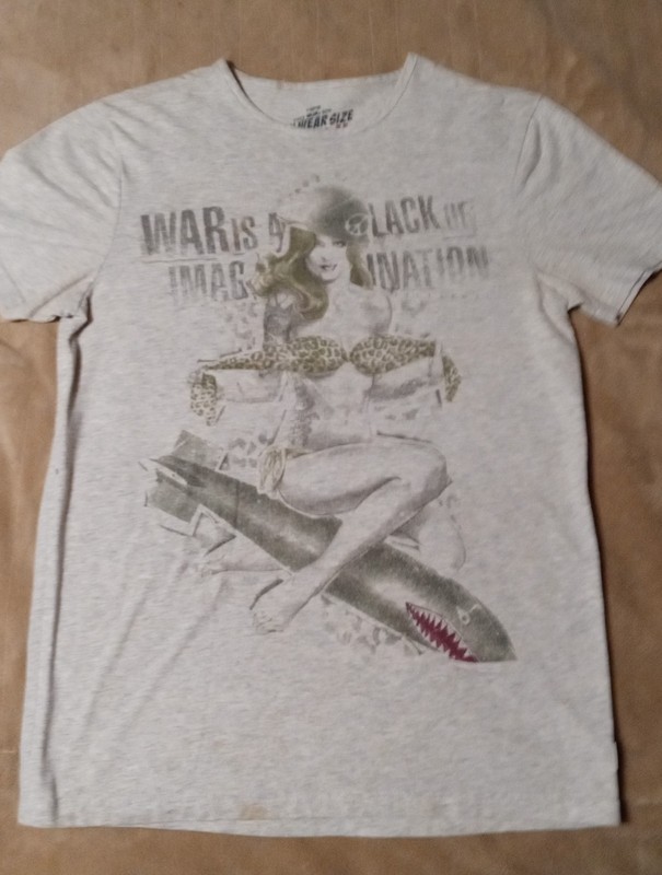 billabong t shirt vintage (War is a lack of imagination) small