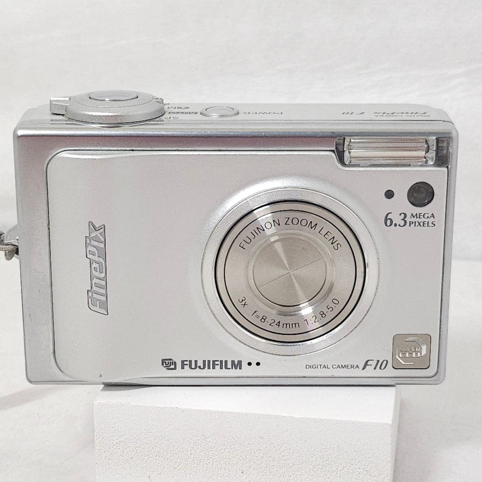 Fujifilm FinePix F10 6.3MP Digital Camera Silver UNTESTED With Battery - Image 2 of 4