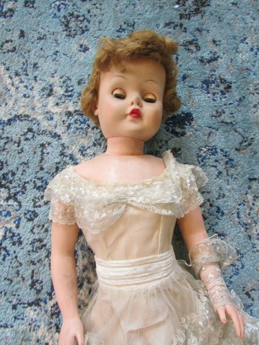 VINTAGE 28" SOFT TOUCH SKIN VINYL BROWN OPEN/CLOSE EYES COLLECTIBLE DOLL - Picture 3 of 10